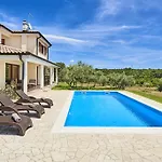 Villa Montrin Kaštel