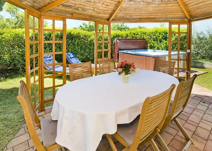 Montrin Villa