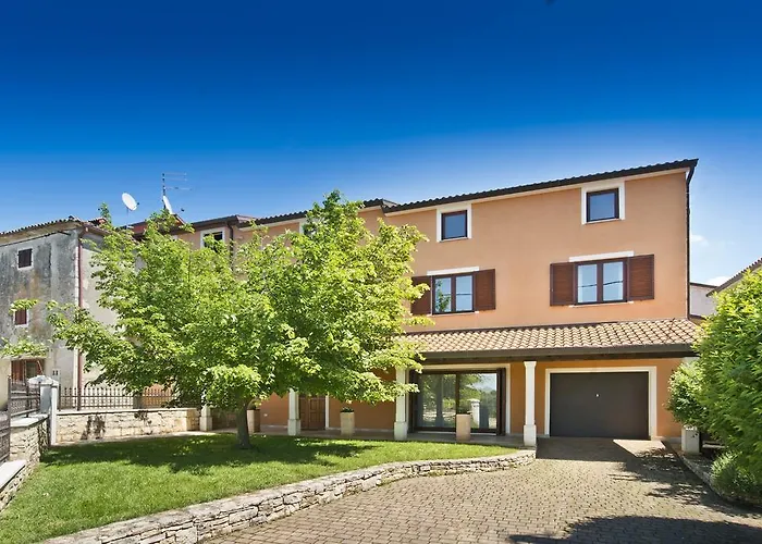 Montrin Villa *