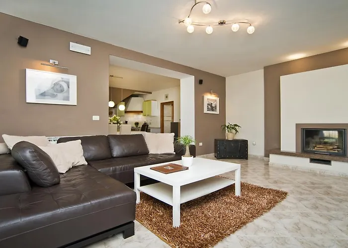 Montrin Villa *