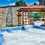Montrin Villa